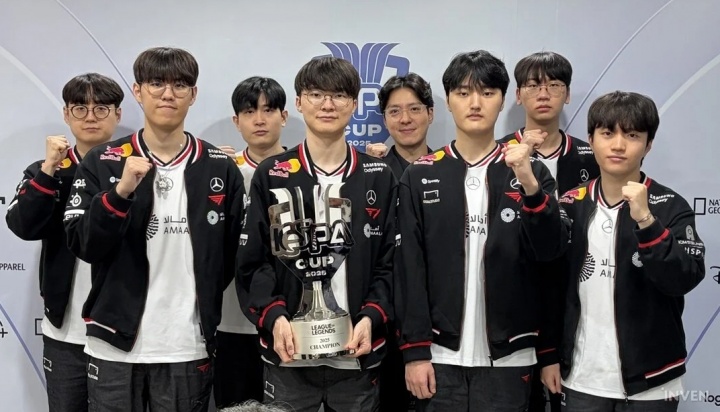 Faker：今年版本更偏打架，我们努力练习团战才取得了好结果